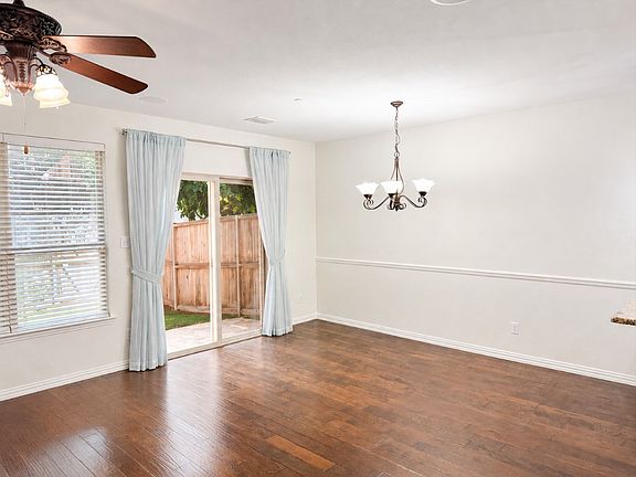 4th image of 2661 Jacobson Dr