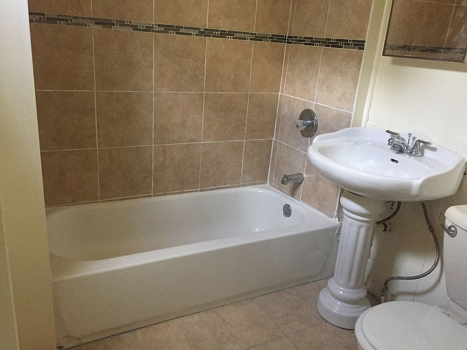 1st image of 165 Brinkman Ave