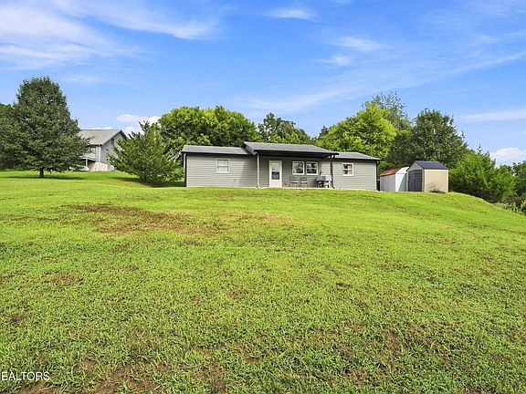 3rd image of 420 Hayes Dr