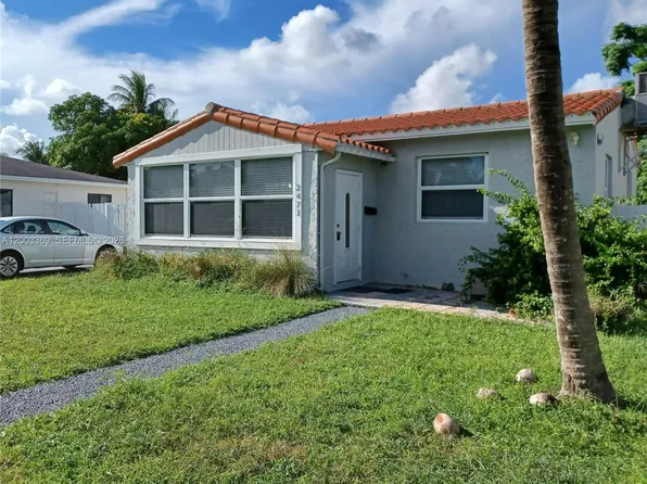 2471 Dewey St, Hollywood, FL 33020