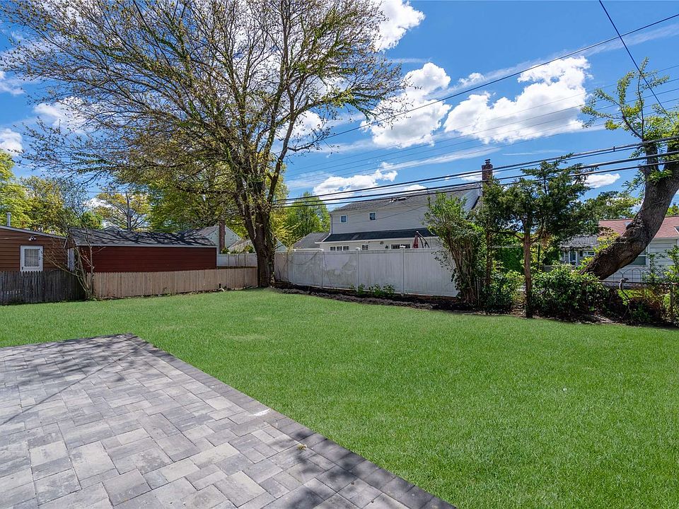 28 Appletree Ln, Carle Place, NY 11514 MLS 3477066 Zillow