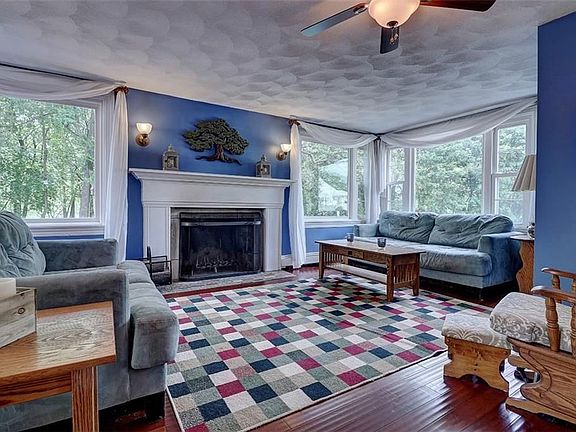 4th image of 164 Blackamore Ave
