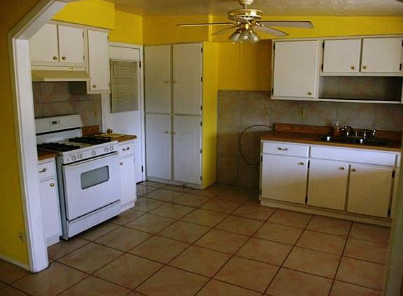 3rd image of 216 Bauxite Ave