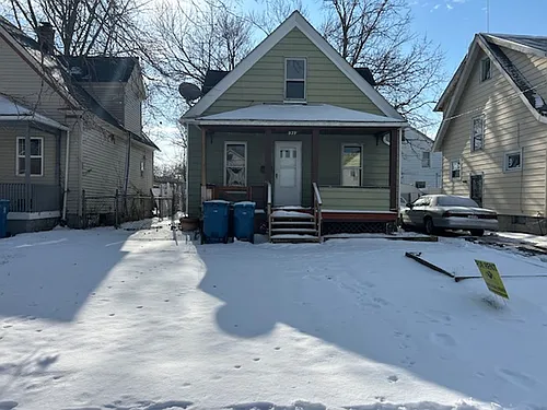 939 W 22nd St Photo 1