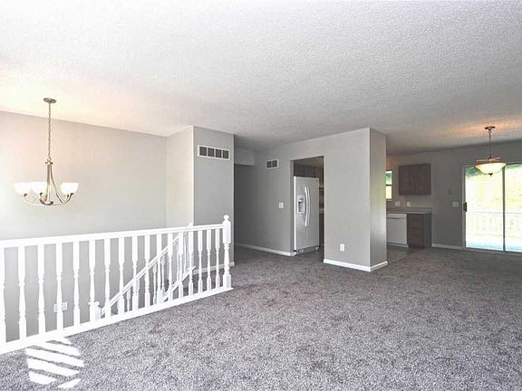 5th image of 113 Wynstay Ave