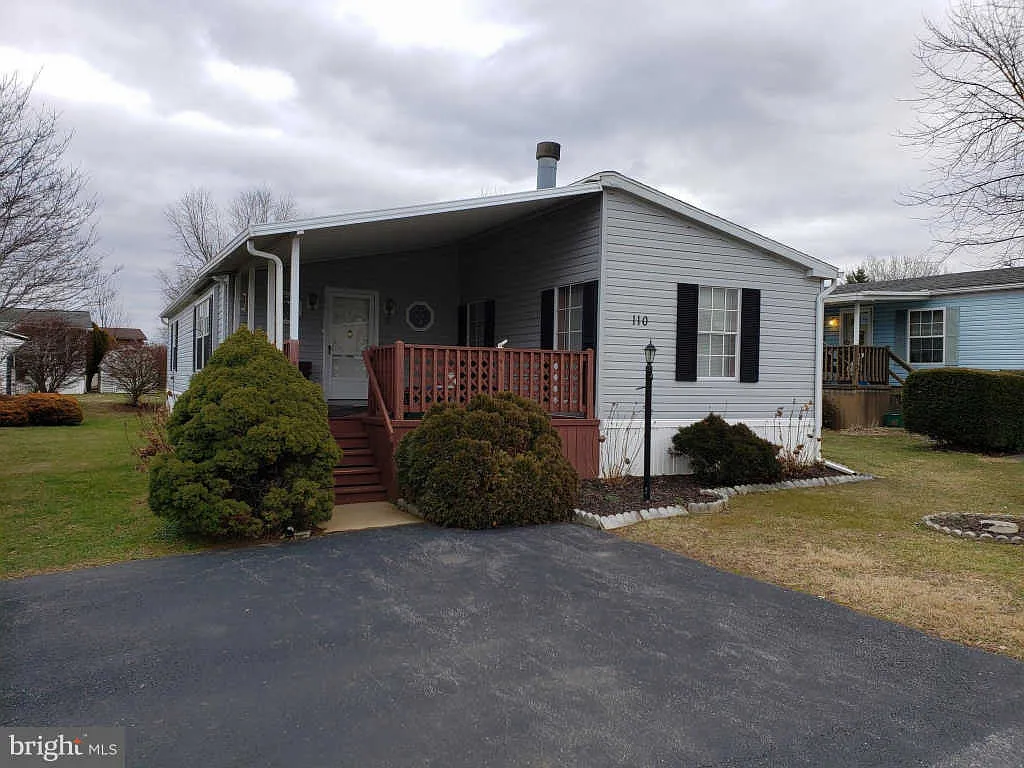 110 Jemfield Ct photo 1