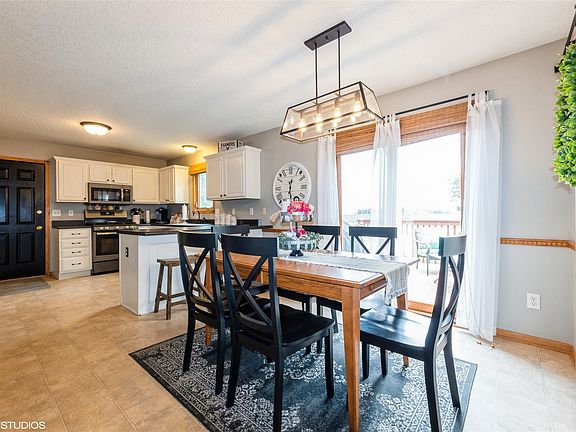 4th image of 508 S Veverka Dr