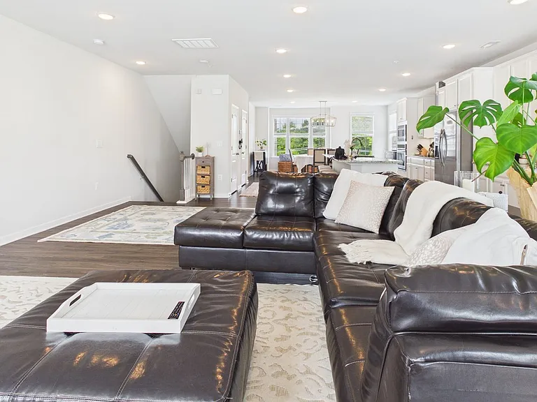 5931 Laurel Bed Ln #B — Photo 10