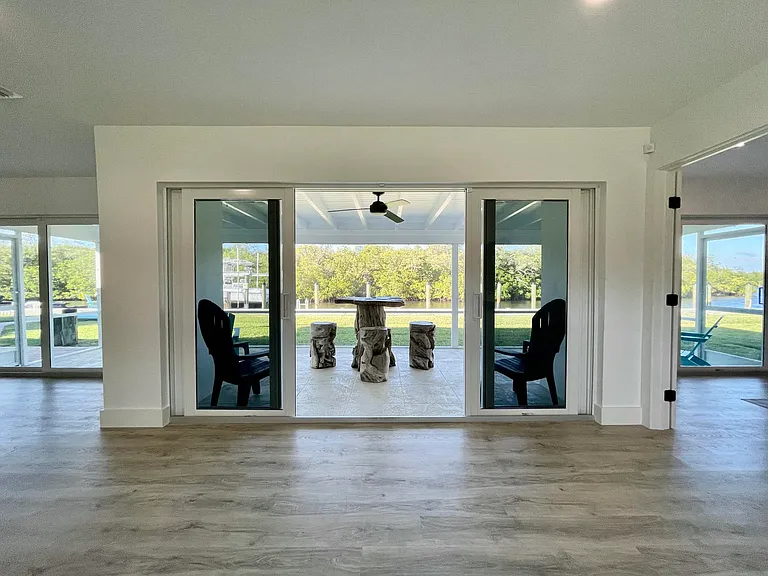 8585 SE Palm St — Photo 25