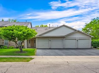 1101 Yorkshire Ct APT D, Elgin, IL 60120