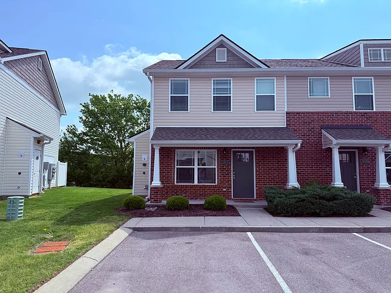 1037 Wells Way — Photo 1