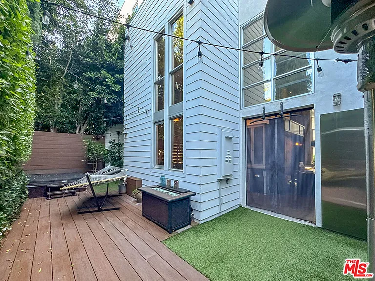 1037 N Laurel Ave #10B — Photo 22