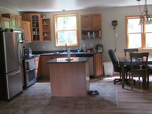 4th image of 203 Kootena Dr