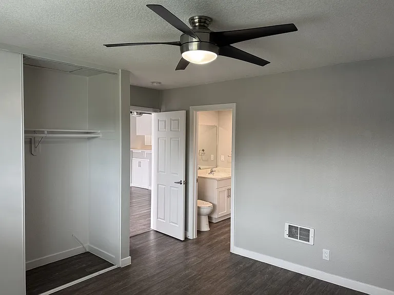 Villa Del Sol Apartments — Photo 64