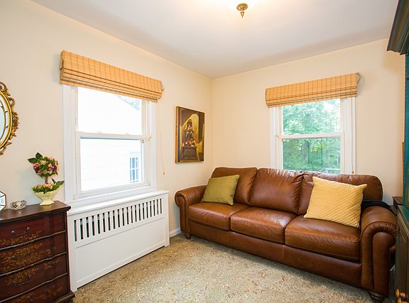 5th image of 6 Brown Ct