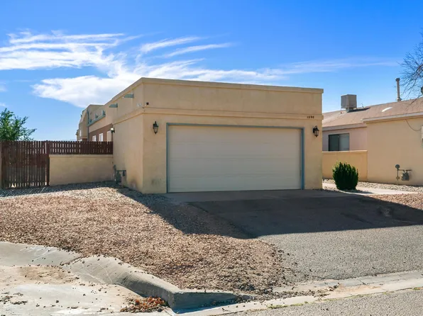 1696 Plum Rd NE, Rio Rancho, NM 87144
