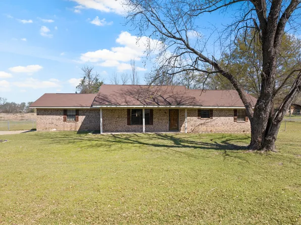 711 Walnut St, Omaha, TX 75571