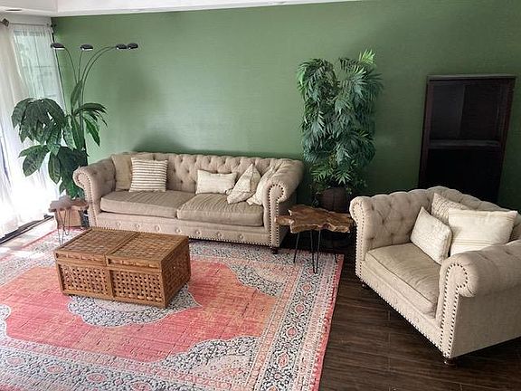 4th image of 902 W Glendale Ave Unit 204
