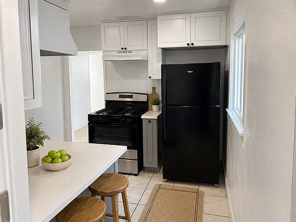 4th image of 4072 1/2 W Century Blvd #1/2
