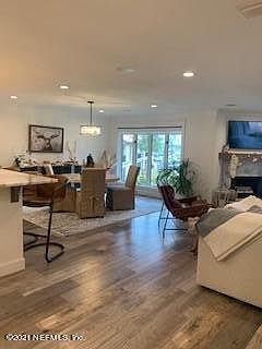 3rd image of 3327 HARBOR Drive