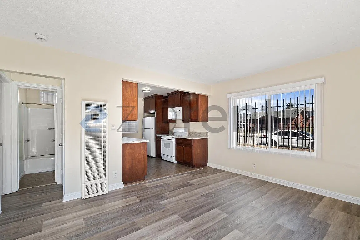 2 bed, 850 sqft, $2,800 — Photo 3