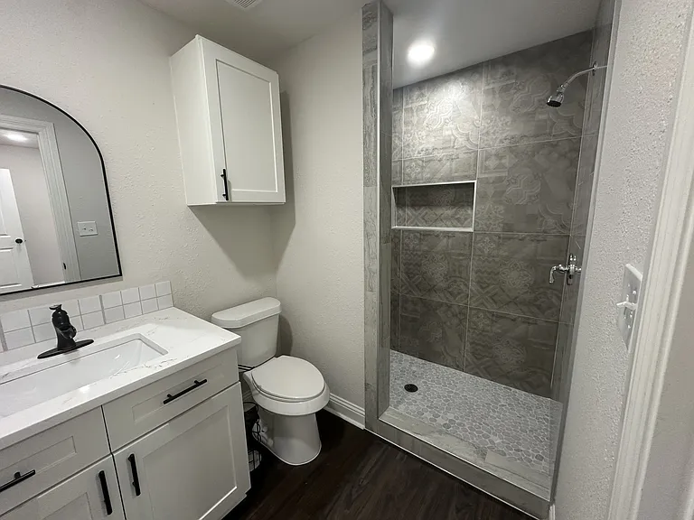 614 Benson St — Photo 9