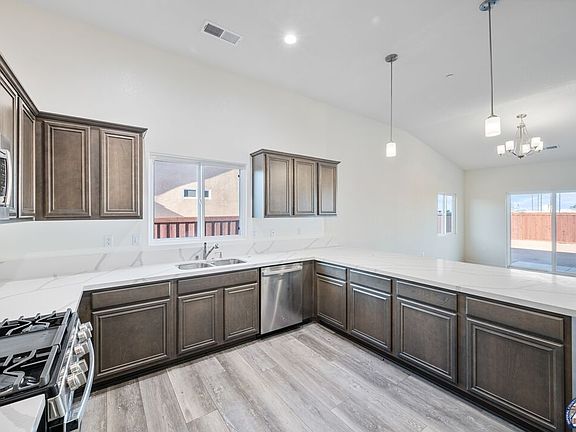 4th image of 885 Bougainvillea Ct