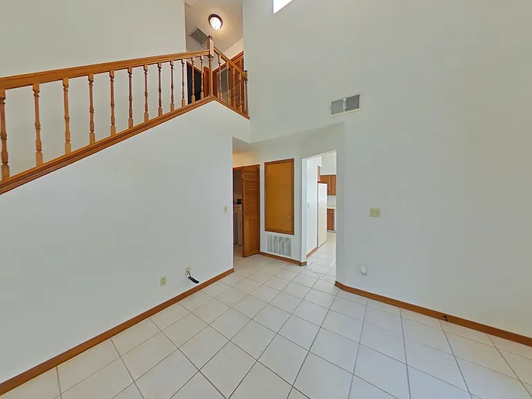 1423 Disston Ave — Photo 6
