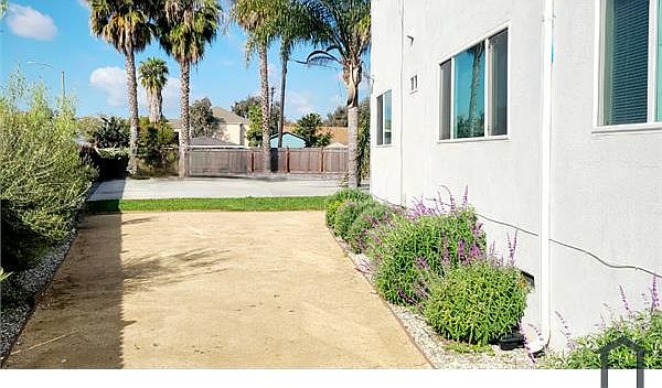 1st image of 11513 Berendo Ave APT 1