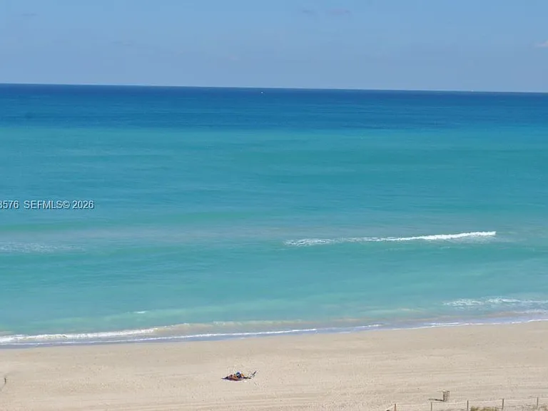 6039 Collins Ave #1006 — Photo 1