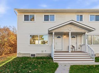311 E Killarney Glen Ct SW, Calgary, AB T3E7H4