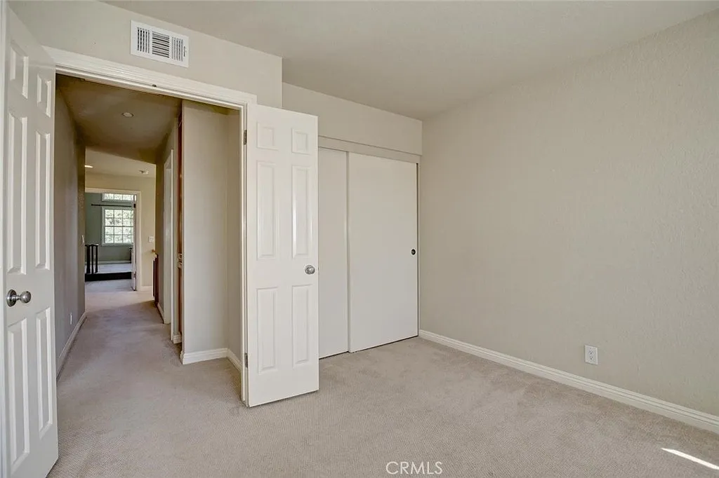 4 bed, 2.5 bath, 2506 sqft, $6,900 — Photo 4