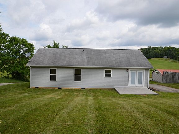 2nd image of 610 Wades Ln