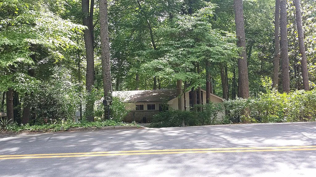 2960 Briarlake Rd photo 1