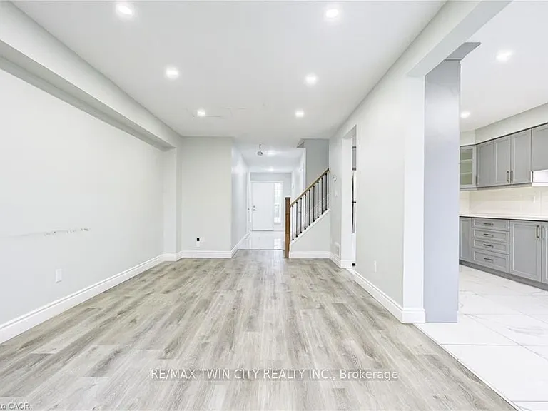 110 Commonwealth St — Photo 8