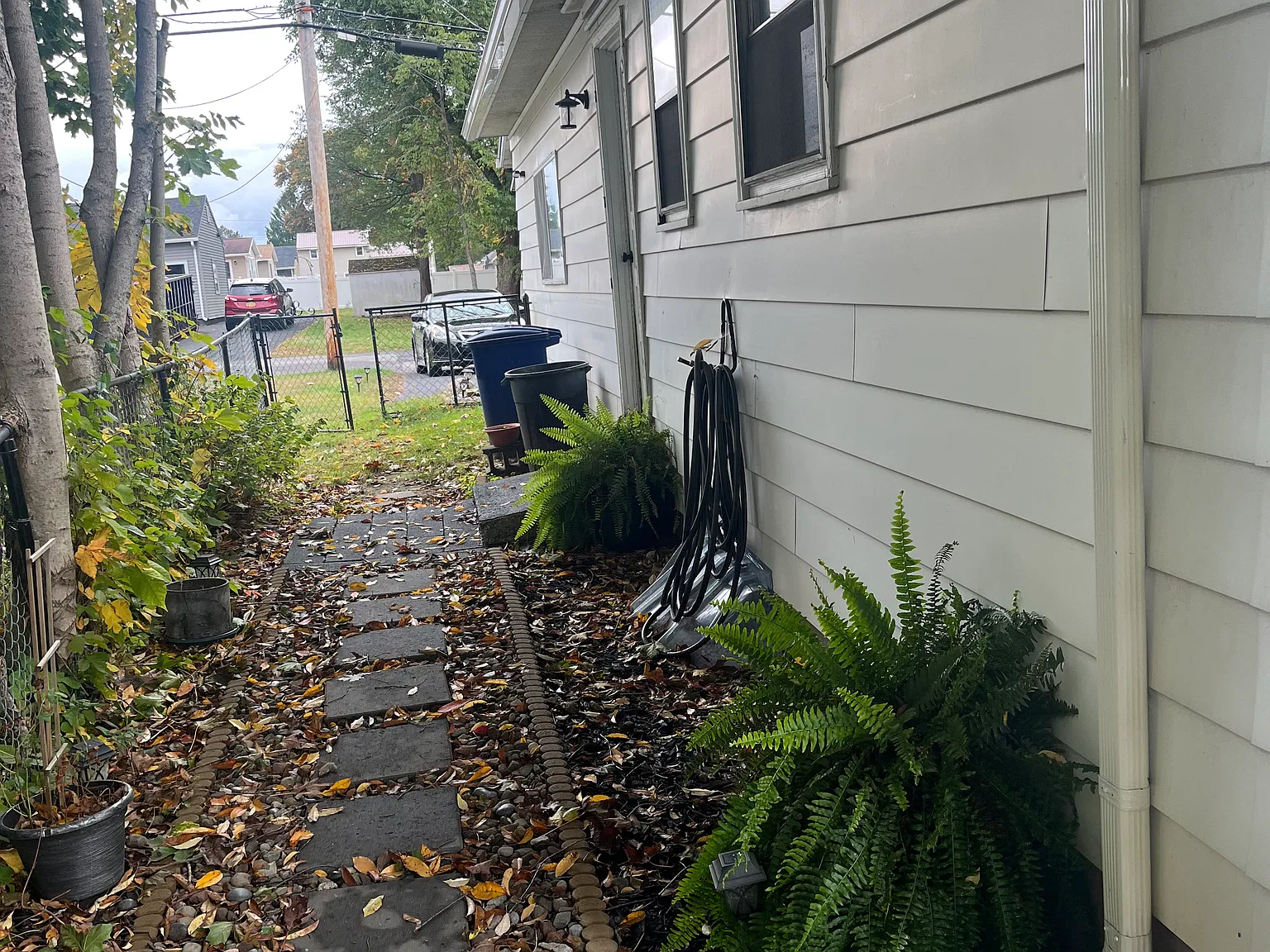 2 bed, 900 sqft, $1,400 — Photo 2