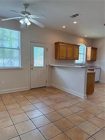 3245 Iowa Ave — Photo 11
