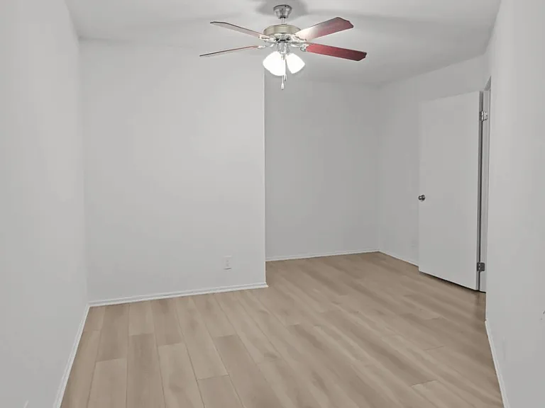 1619 S Bentley Ave #101 — Photo 8