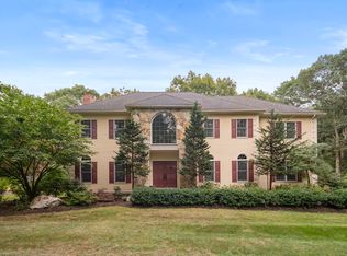 62 Walpole St, Dover, MA 02030