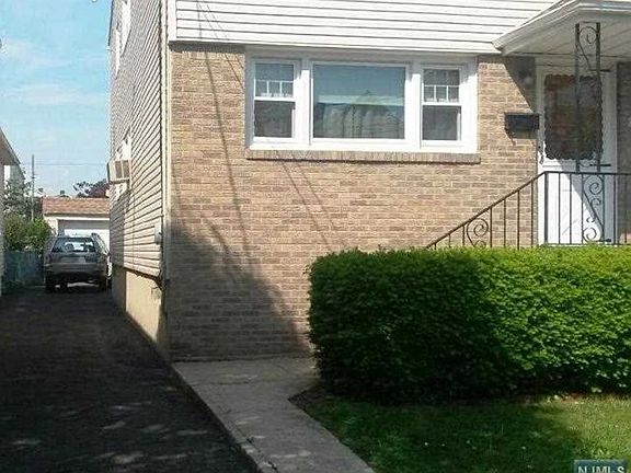 2nd image of 80 Eagle St