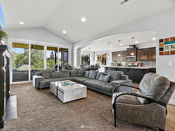 4th image of 7912 227th Avenue Ct E