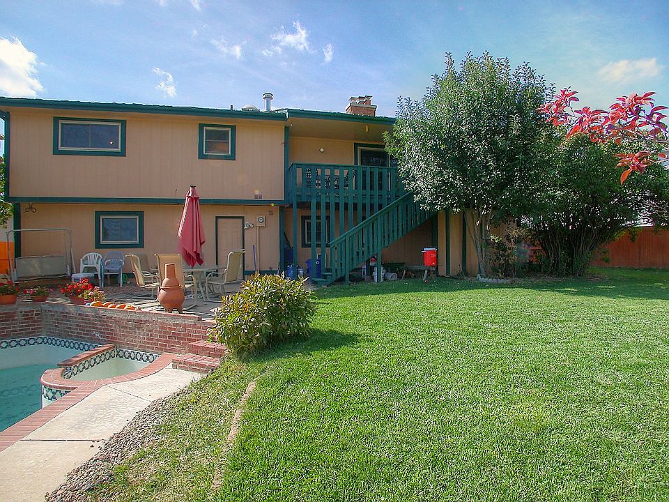 in ground swimming pool 