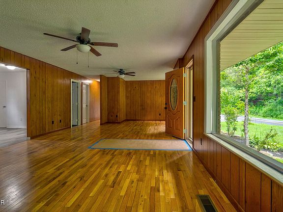 5th image of 4405 Pearl Valley Rd