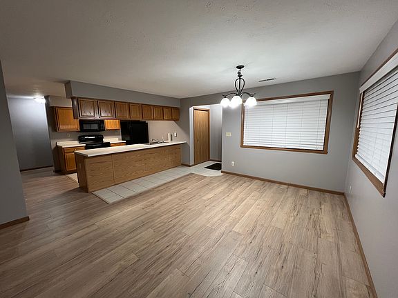 4th image of 7305 Wallingford Way