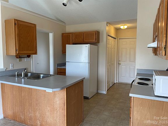 4th image of 7857 Adeline Ln