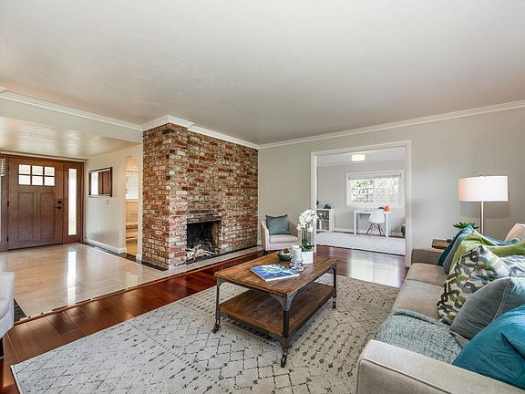 3rd image of 817 Revere Dr