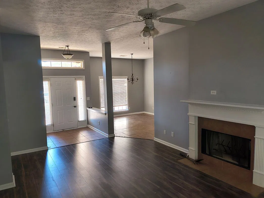 4 bed, 2.0 bath, 2093 sqft, $2,100 — Photo 2
