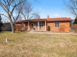 8783 Skylane Dr, Brighton, MI