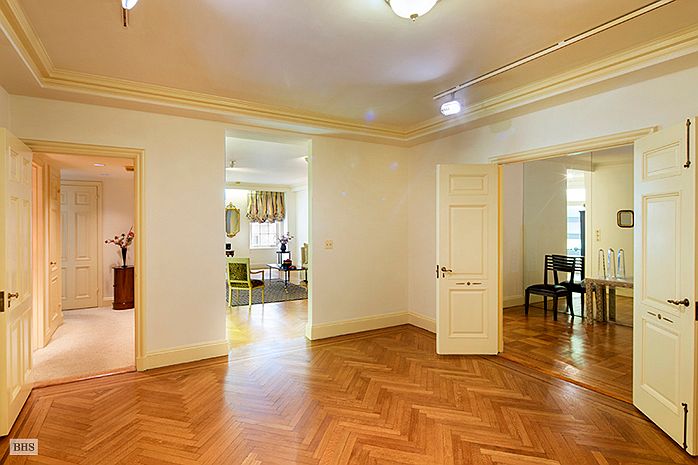 2nd image of 14 Sutton Pl S APT 3B