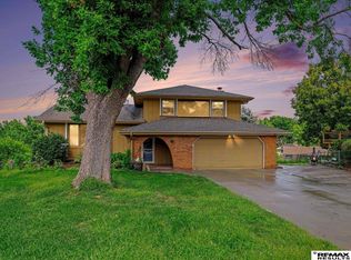 11426 Grand Cir, Omaha, NE 68164